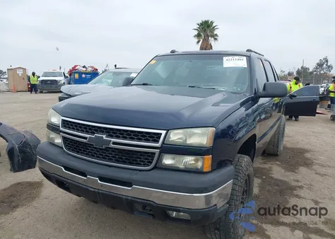2004 Chevrolet Avalanche 1500 from USA, damaged, VIN 3GNEC12T24G257499